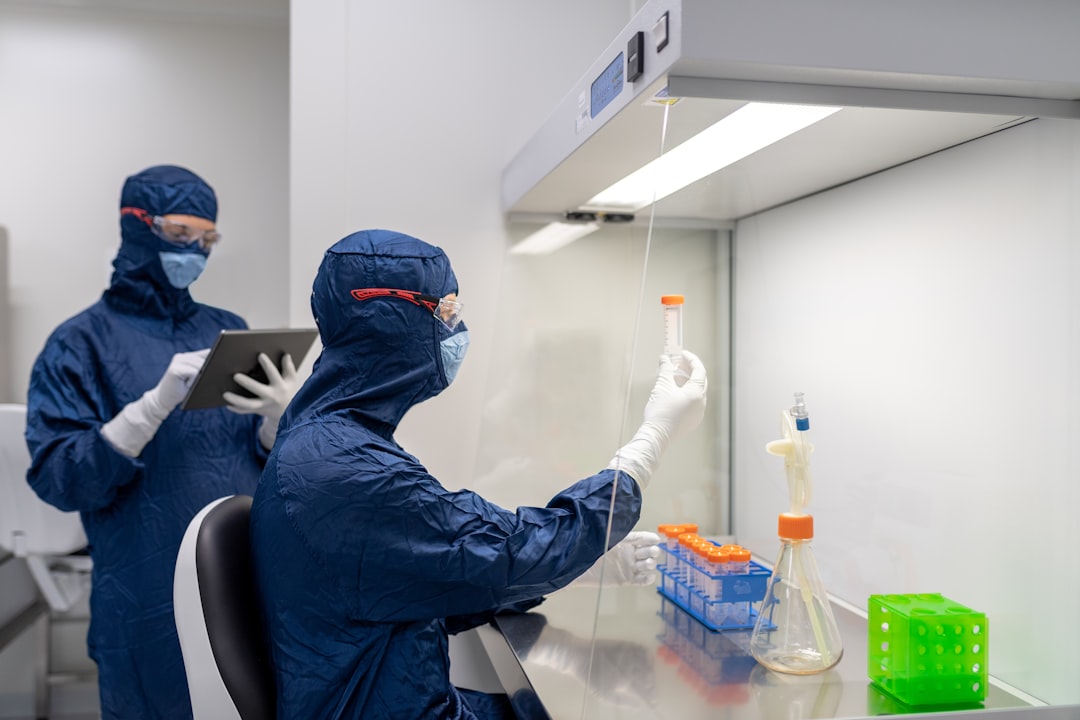 surveillance environnementale : suivi et analyse des paramètres écologiques pour protéger la nature et assurer un développement durable.