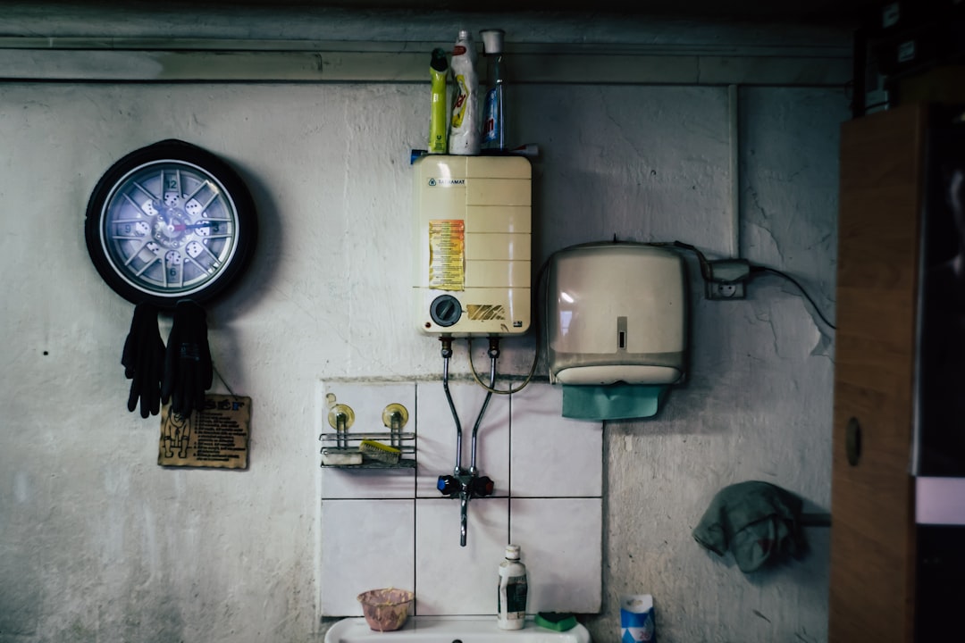 guide pratique pour le réglage de votre chauffe-eau afin d'optimiser sa performance et économiser de l'énergie.