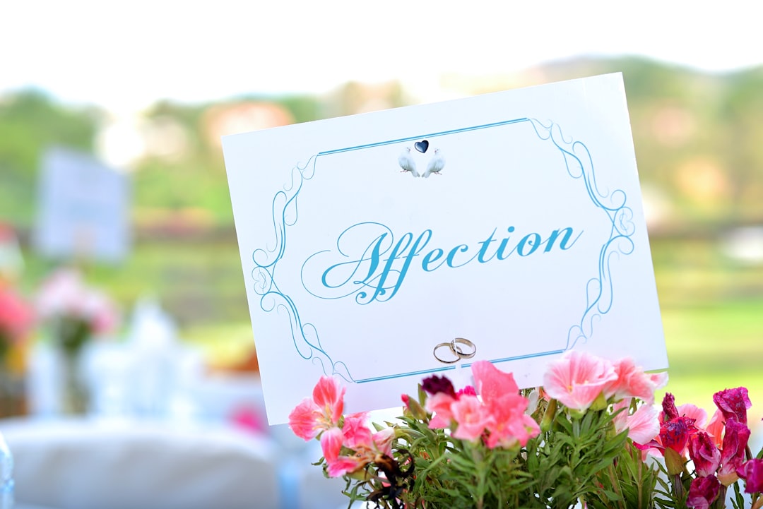 planifiez un mariage de rêve tout en respectant votre budget grâce à nos conseils pratiques et astuces pour une cérémonie inoubliable à prix abordable.