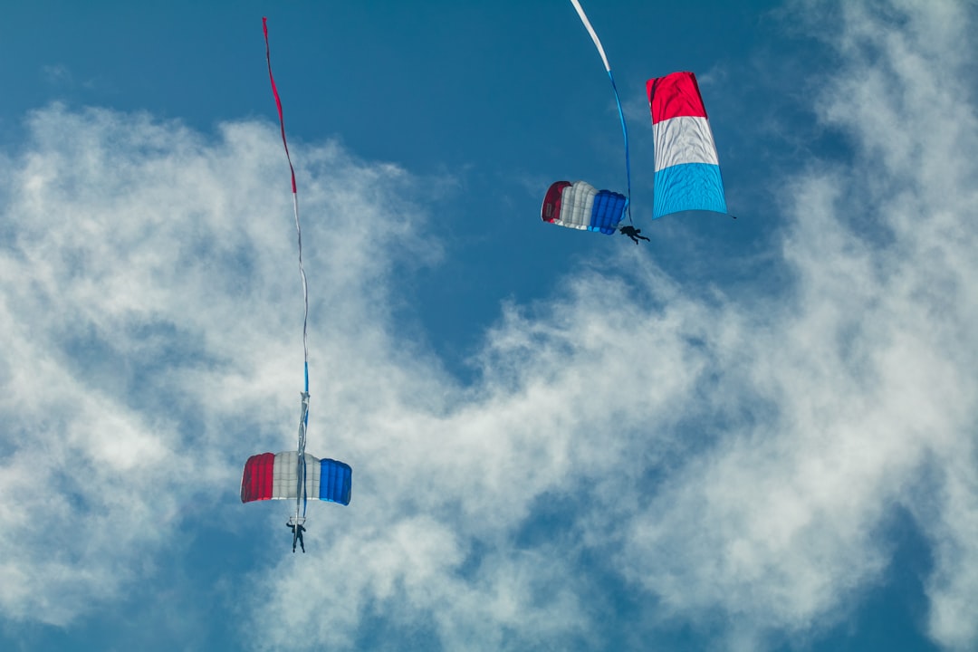 découvrez les réglementations en vigueur en france pour les drones de loisir, afin de piloter en toute sécurité et conformité.