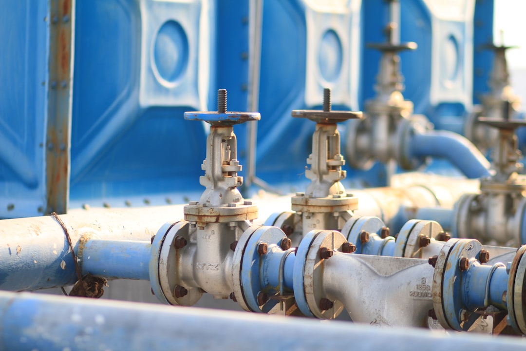 découvrez notre gamme d'équipements économiseurs d'eau conçus pour réduire la consommation et préserver les ressources naturelles tout en assurant performance et durabilité.