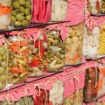 découvrez les bienfaits de la fermentation des légumes, une méthode naturelle pour conserver vos légumes tout en développant des saveurs uniques et en favorisant une meilleure digestion.